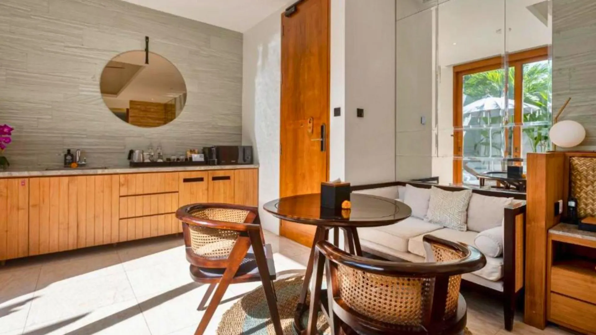 Entire 1 Bedroom Villa W/Private Pool Ne71 Seminyak  Seminyak (Bali)